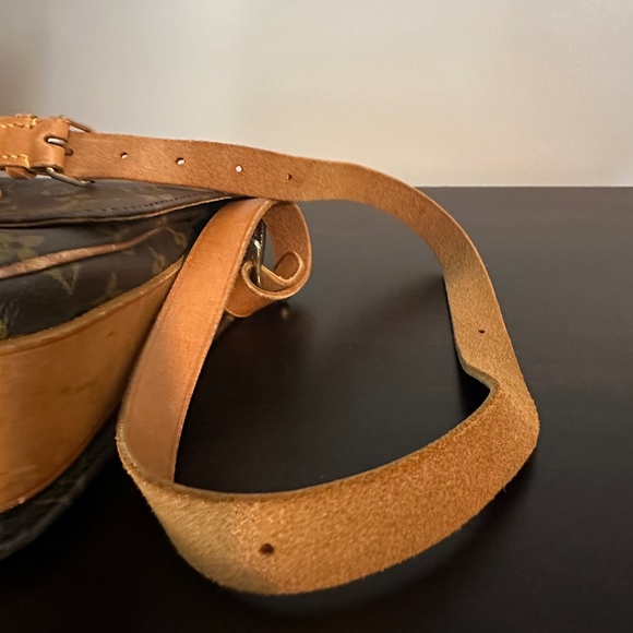 Authentic Louis Vuitton Crossbody Cartouchiere MM Brown Monogram - Picture 16 of 16